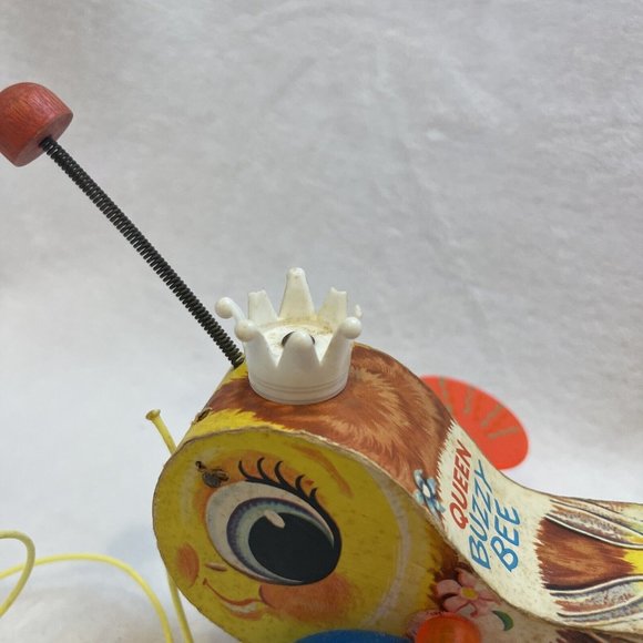 Vintage Fisher Price 444 Queen Buzzy Bee Wooden Pull Toy Spinning Wings 1960s - Picture 3 of 7